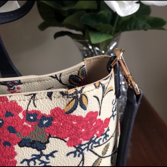 Tory Burch bag - Picture 10 of 14